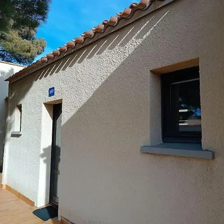 Studio Renove Dans Residence De Vacances Avec Grande Piscine Chauffee, Parking Et Terrasse Agde Exterior photo