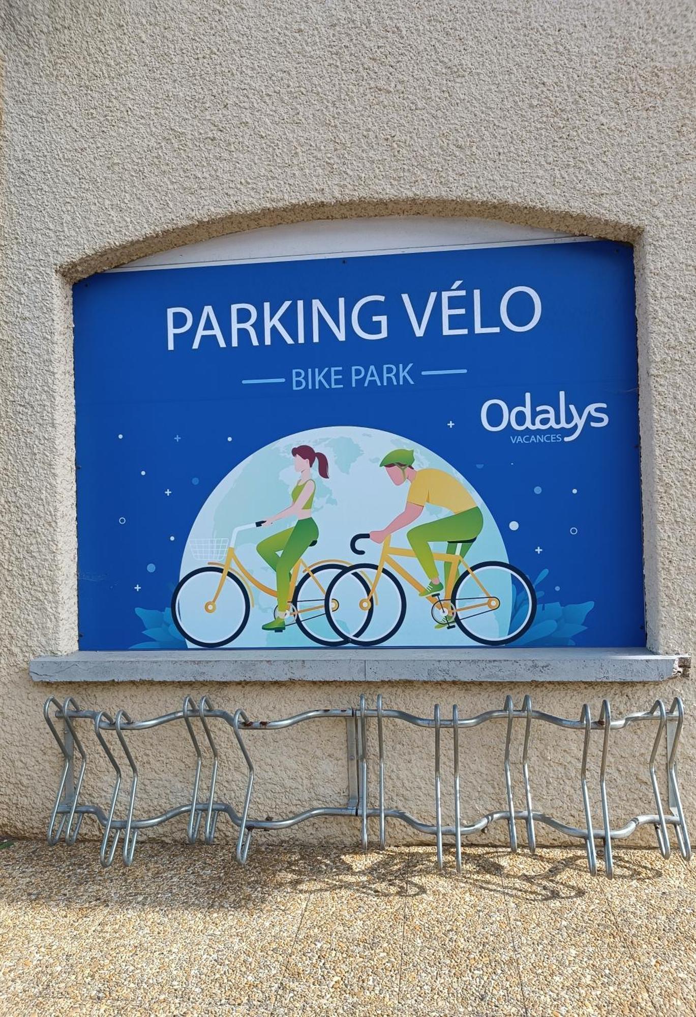 Renove Dans De Avec Grande Piscine Chauffee, Parking Et Terrasse Apartment *